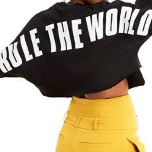 Meet your Posher, Dee